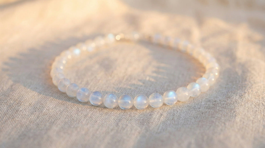 Eine Geburtskette aus Mondsteinen